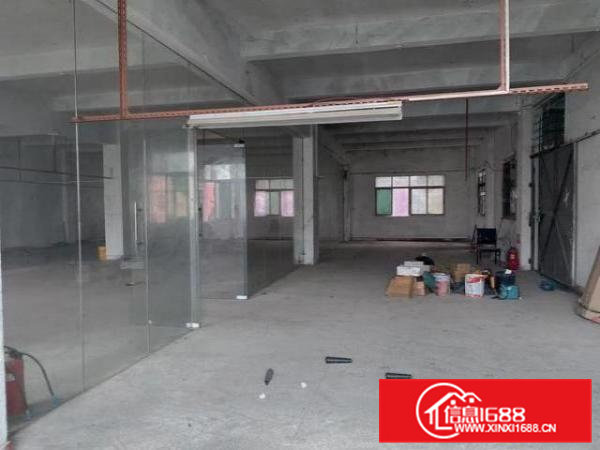 大路边三楼一屋800平方米出租