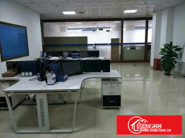 固戍地铁站附近新出1300平方带装修厂房招租