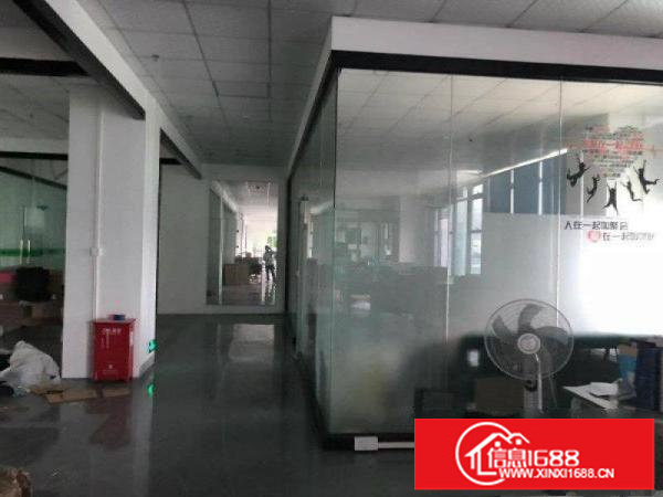 横岗六约新出楼上600平方带精装修办公室厂房招租