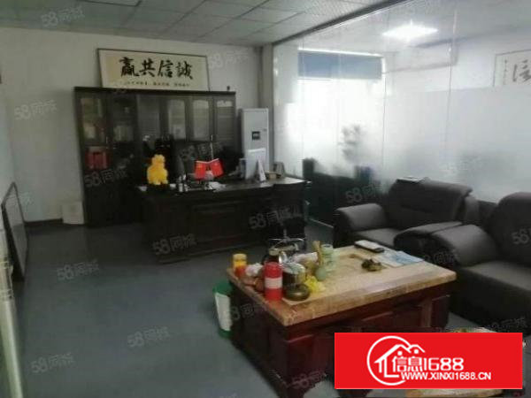 石岩北环路边原房东精装修700平方厂房出租，无转让费，可分租