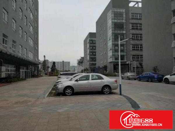 荷坳坳背一楼2000平方空地超大适合各仓库生产