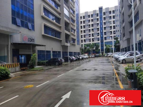 龙岗宝龙工业区原房东厂房二楼1300平方出租，有红本可分租