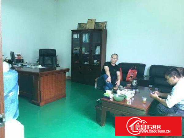 横岗原房东楼上1100平带装修厂房招租