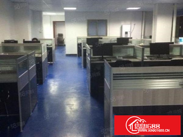 观澜牛湖楼上550平,带精装修办公室全新吊顶全新地坪漆。