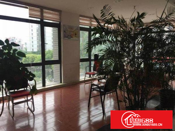 清溪清厦办公楼楼上300平方，精装修超靓，形象好