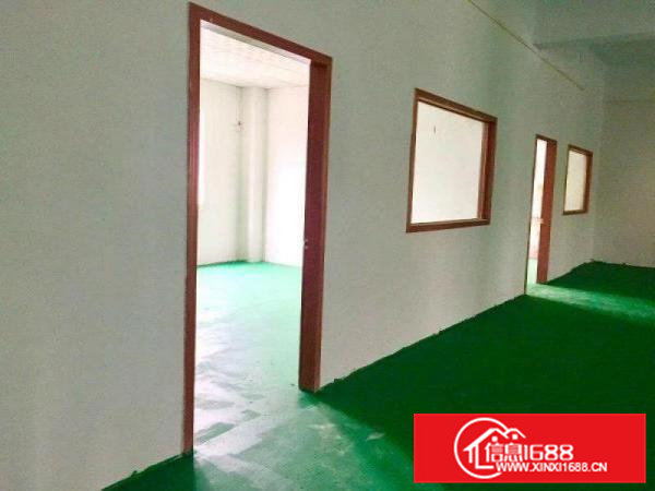 大岭山杨屋楼上560平厂房出租干净靓丽可办环评