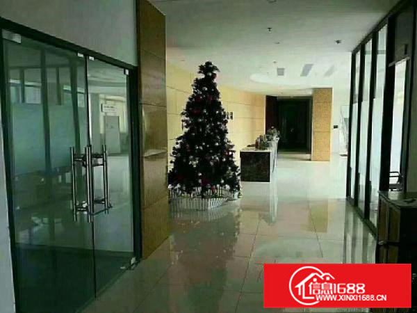 凤岗五联无尘车间3100平，200万装修免费送！