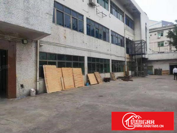 长安镇沙头社区新出标准厂房900平水电齐全，可分租