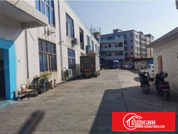 沙井和一楼上厂房1000平方简装修出租，临近松福大道