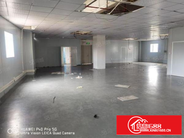 凤岗五联新出楼上豪华装修厂房500平方，水电齐全