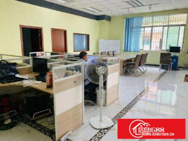 坪山高铁站附近新出一楼870平，带装修租金22元，可办环评