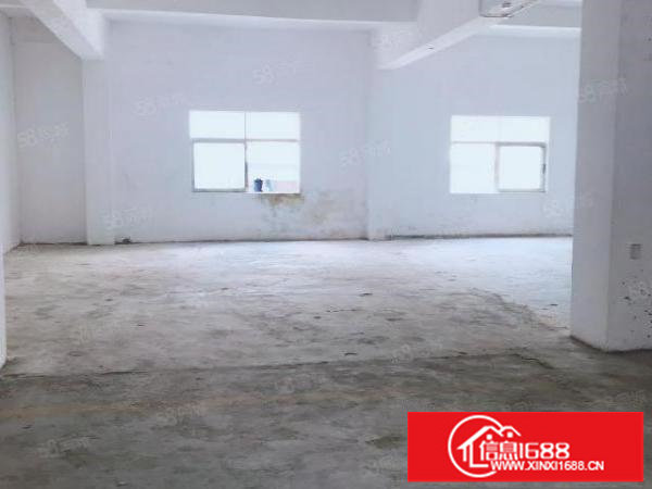 龙岗爱联地铁口300平厂房出租带货梯停车场免费采光好价格实惠