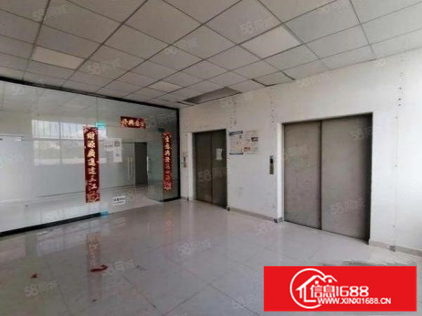 观澜福民新出楼上精装修厂房1850平，两部标准货梯，空地大