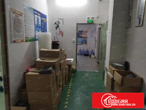 凤岗五联村3楼600平精装修厂房出租，水电到位