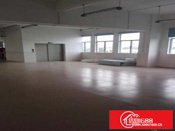 平湖白泥坑大门附近多处楼上带电梯小面积厂房出租，85平起租