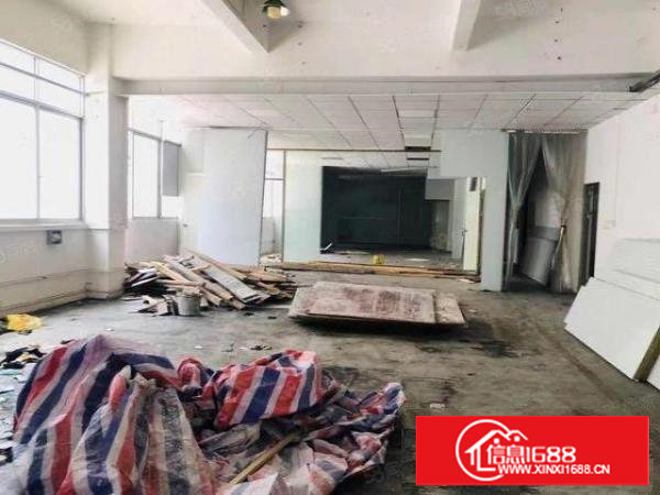 长安厦边新出一楼面积1080平标准厂，精装修，水电齐全