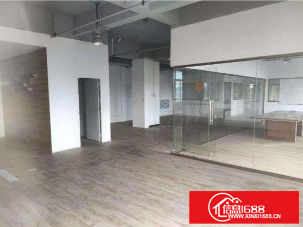 龙岗区189工业园新空出楼上700平厂房招租精装修水