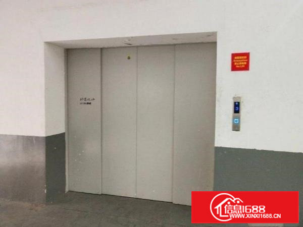 北面现有楼上精装修厂房800平方水电齐全可办环评货梯直达