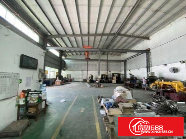 凤凰加油站附近一楼800平方，层高9米，现成行车