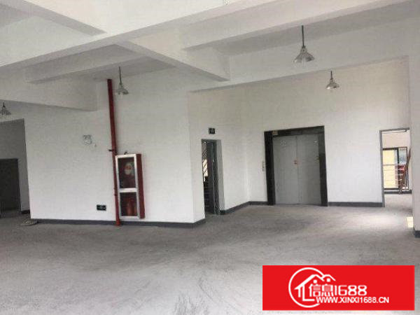 龙岗区横岗茂兴路楼上厂房300平出租，环境优美