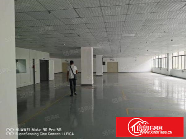 龙华原房东大型工业区楼上带装修1600平方厂房出租