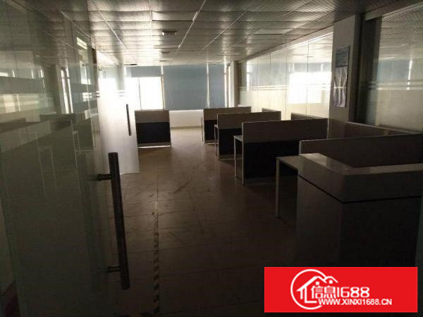 龙岗中心城爱联工业区楼上新出厂房1800平米可分租