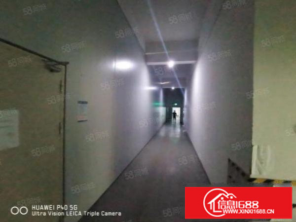 观澜章阁大富工业区花园式厂房楼上带装修1200平方无转让费