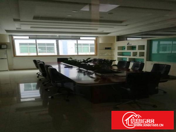 坂田杨美地铁站带精装修400平方厂房出租