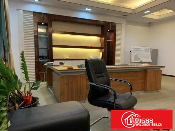 常平单一层九成新独院3200平方，送现成装修办公室形象好