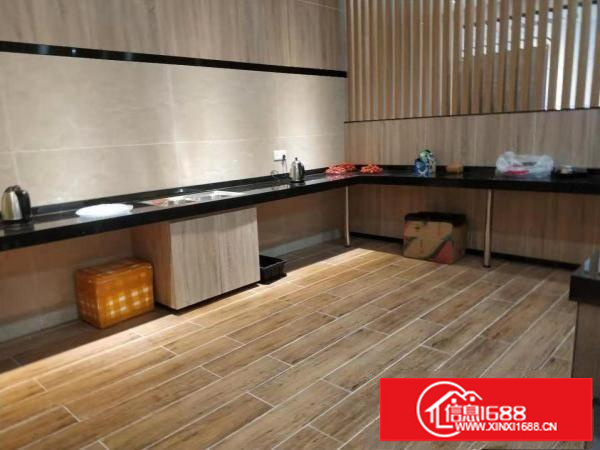 六约地铁口电商办公室，只租33元一平方