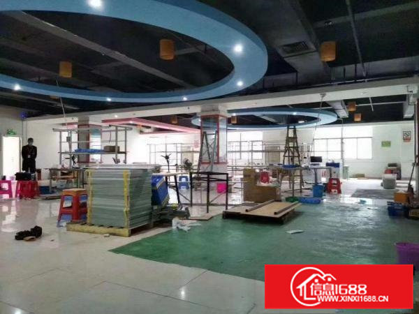 清溪三中三楼厂房面积846平精装办公室主线到车间月底清空。