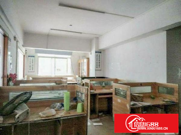 清溪三星村出租300平米带办公室和电路独院一楼厂房