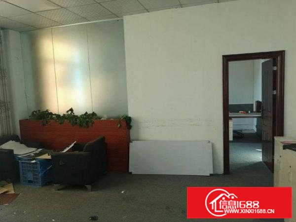 长龙新出原房东楼上650平方带精装修招租