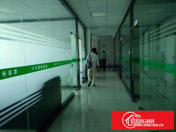 民治地铁口新出3楼1000平带装修适合贸易办公