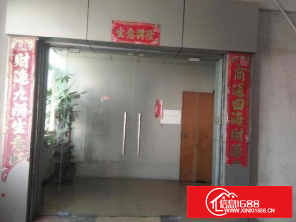 龙岗爱联三楼带2吨电梯整层1050平方厂房招租（可分租）