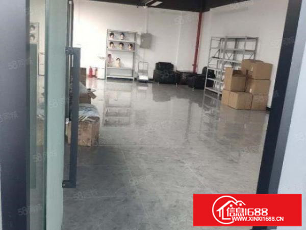 凤岗新出楼上300平方现成办公室精装修拎包入住！！