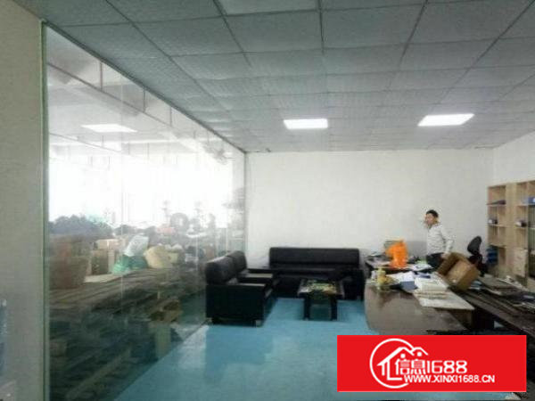 石岩三祝里一楼厂房500方出租，形象好，可过环评！形象佳