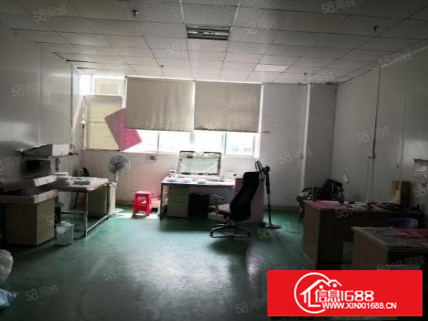 观澜库坑.高速附近厂房5楼350平方，带一间办公室，有电梯