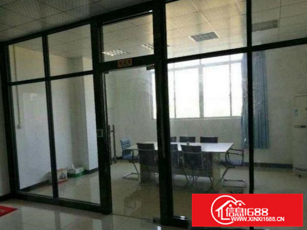 布吉丹竹头一楼厂房1500平方招租，有现成办公室，水电齐全