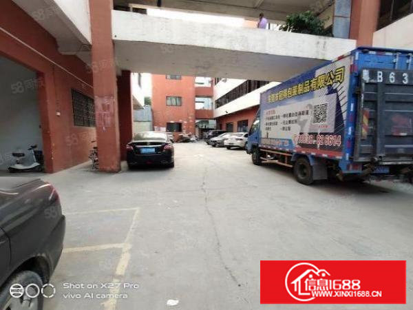 塘厦迎宾附近新出楼上800平方带办公室装修及地坪漆厂房出租