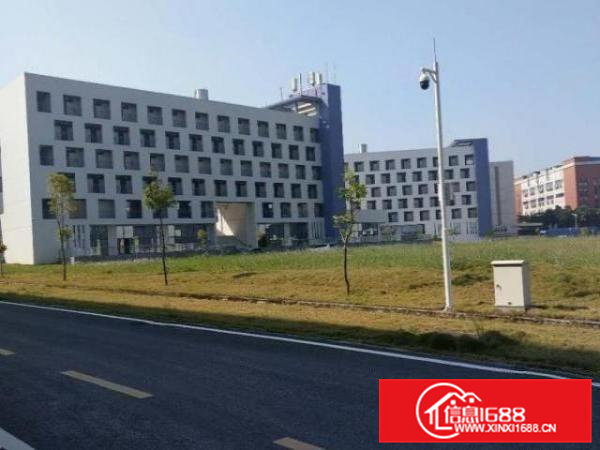 本人有一套做学校厂房可租可卖，可分科教用地带红本空地大