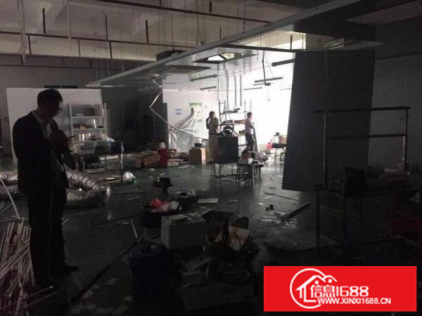 坪山坑梓新出带装修600平厂房出租