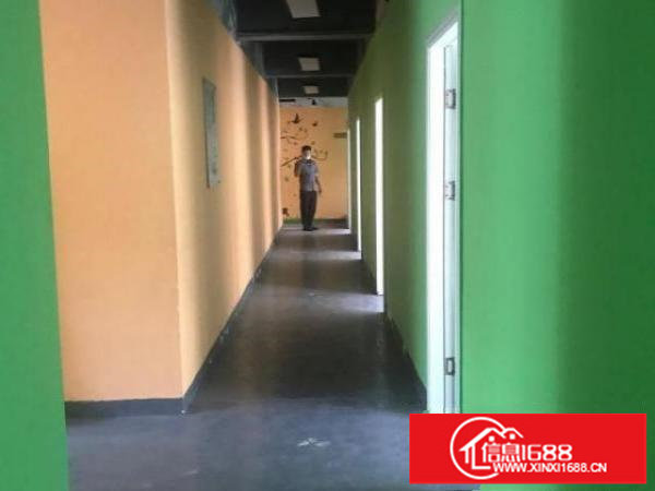 龙岗坂田楼上可做培训带装修800平出租