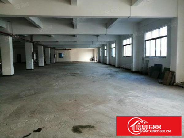 东莞常平木棆工业区2545平厂房出租,临马路边,超大空地