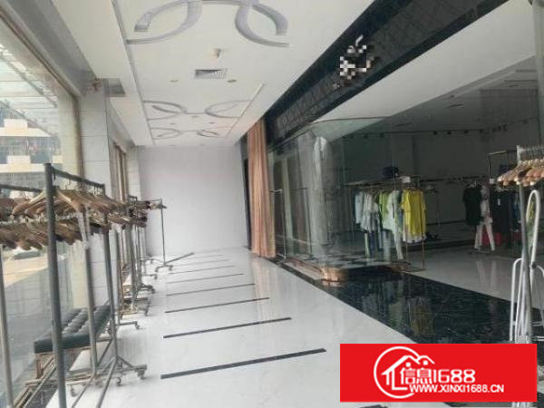 龙岗区横岗地铁站附近一楼现成精装服装展厅680平米招租