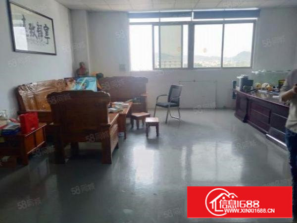 西乡工改创意园楼上研发办公室550平现成装修无转让费拎包入驻