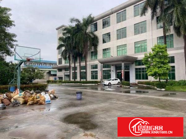 袁山贝工业标准厂房二楼1800平方，水电办公室齐全，位置好