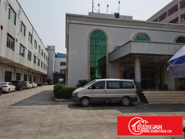 石碣镇四甲工业区一楼1800方可分一半形象好，交通方便，