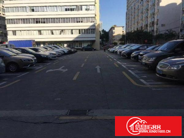 坂田五和地铁龙壁工业区带装修厂房2000平方米出租