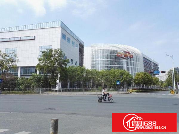 坪山大工业区美厂房楼上1400平米出租，带红本，带精装修